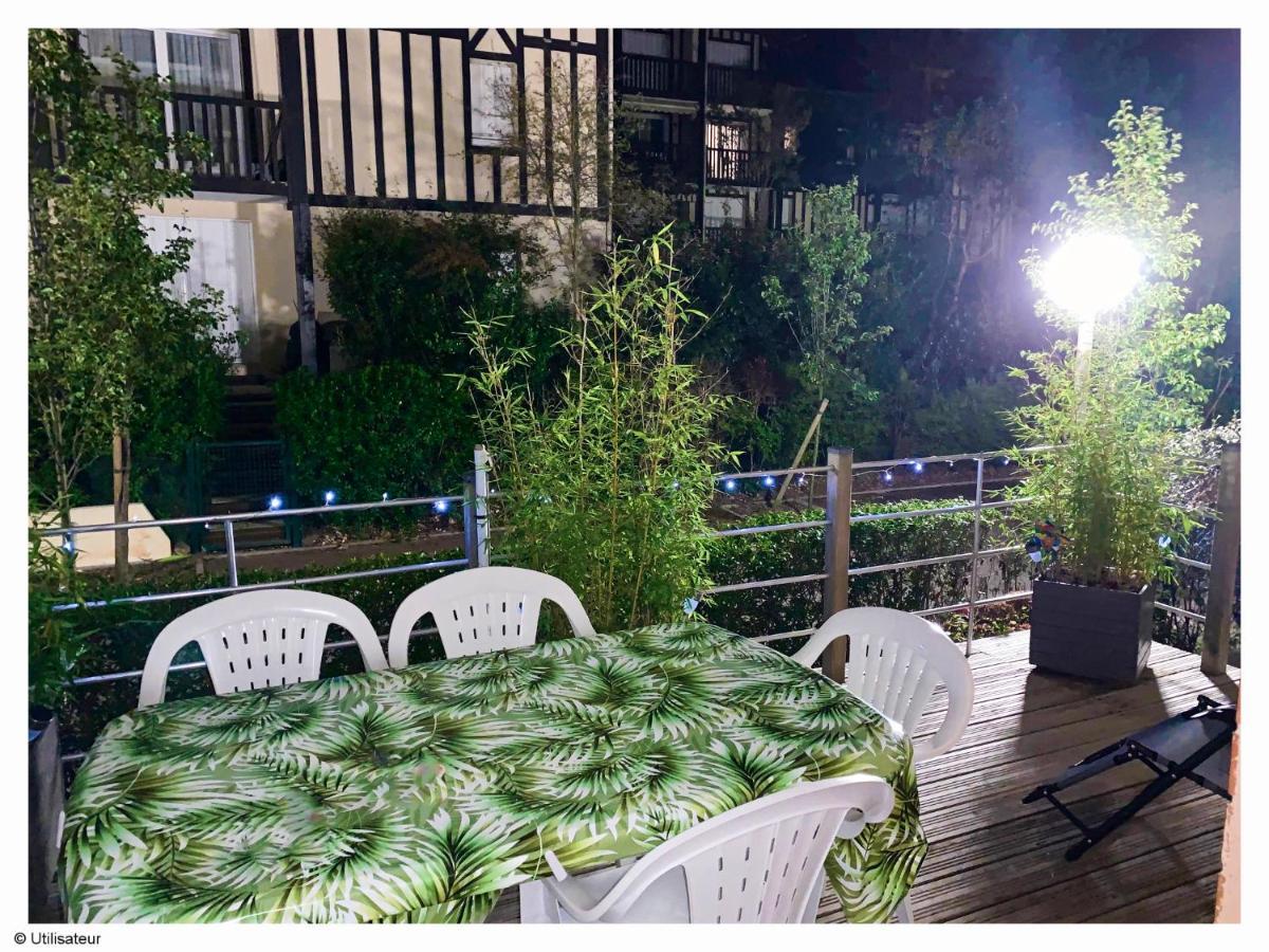 Cabourg, Appartement Plain Pied Avec Terrasse Acces Direct A La Plage Exterior foto