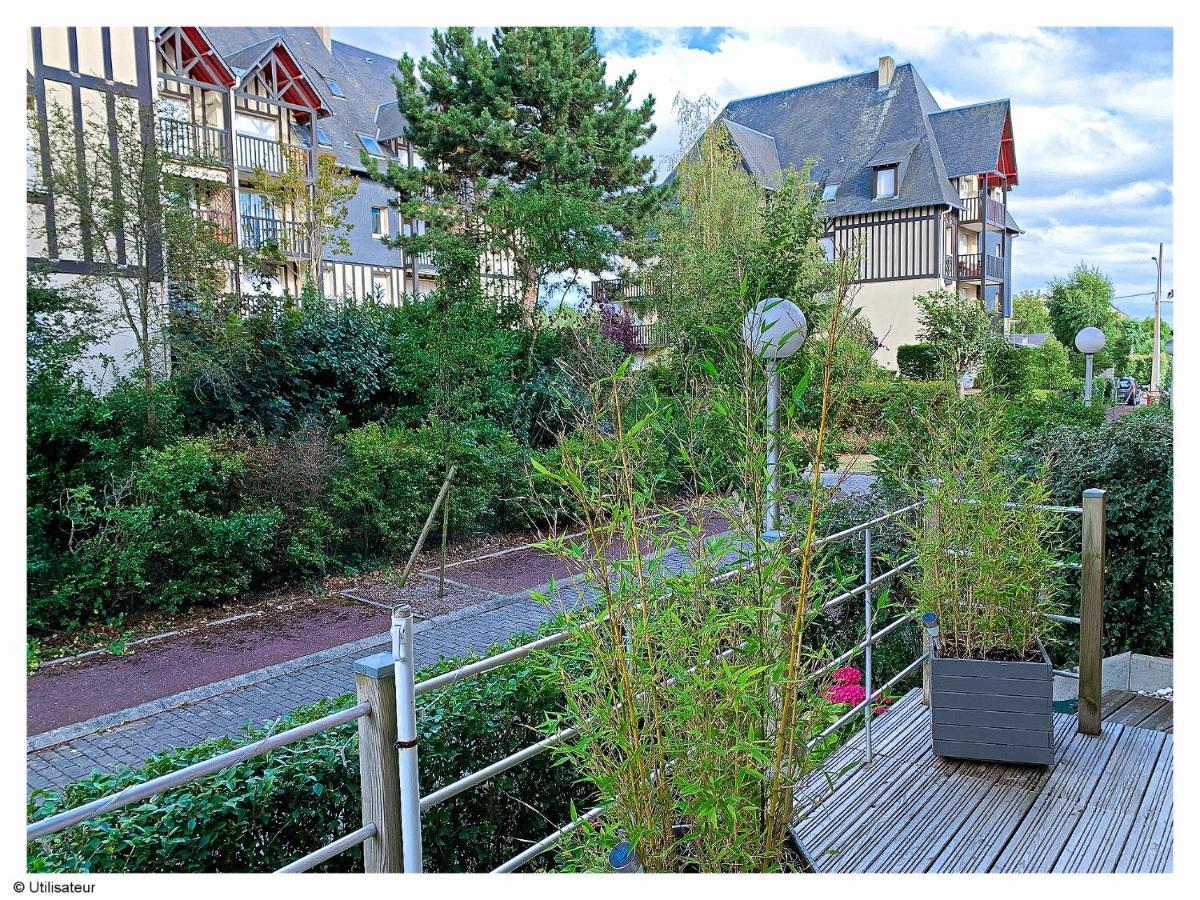 Cabourg, Appartement Plain Pied Avec Terrasse Acces Direct A La Plage Exterior foto